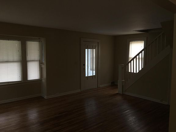 2nd image of 425 Kenwood St NE