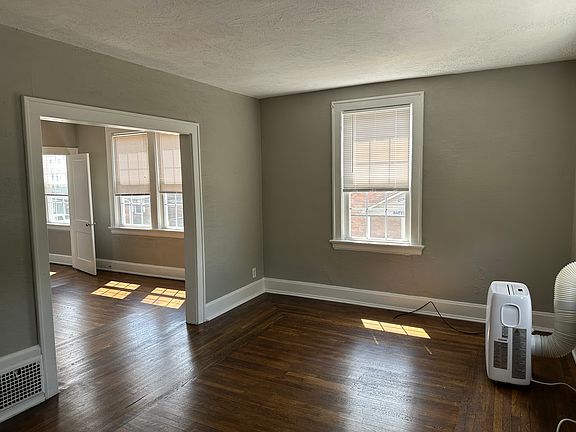 5th image of 2403 Park Ave APT 2