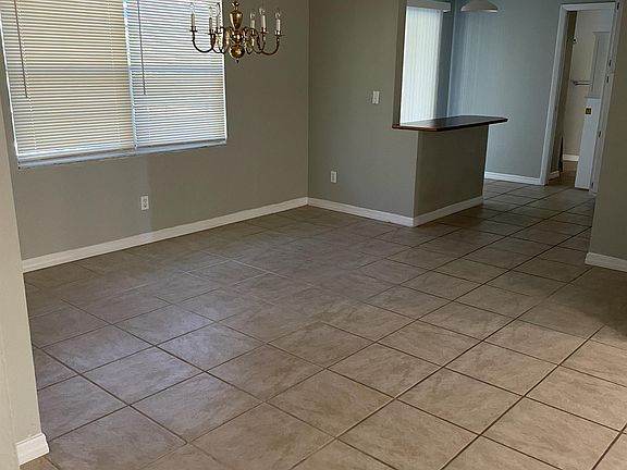 5th image of 521 SW 26th St #1