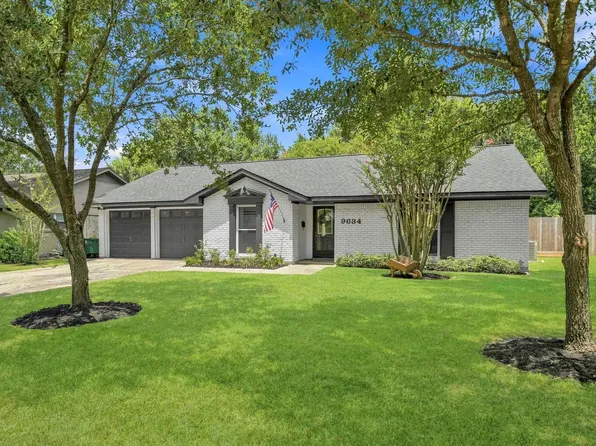 9634 Meadowglen Ln, Houston, TX 77063