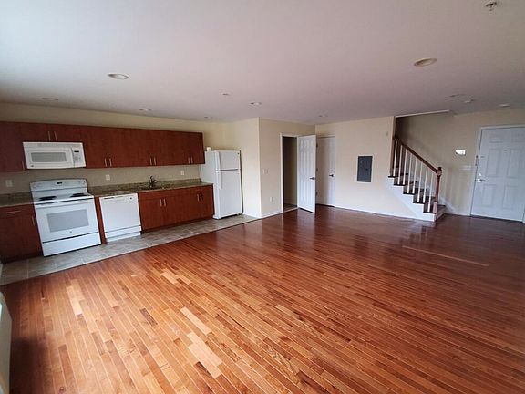 5th image of 309 Suydam St APT 5