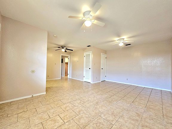 3rd image of 722 Tumbleweed Dr #4