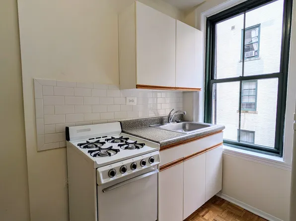 542 East 79th Street image 3 of 6