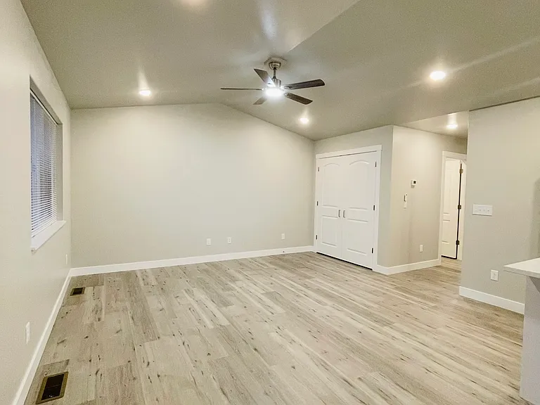 6150 W Karen St #2-4 — Photo 7