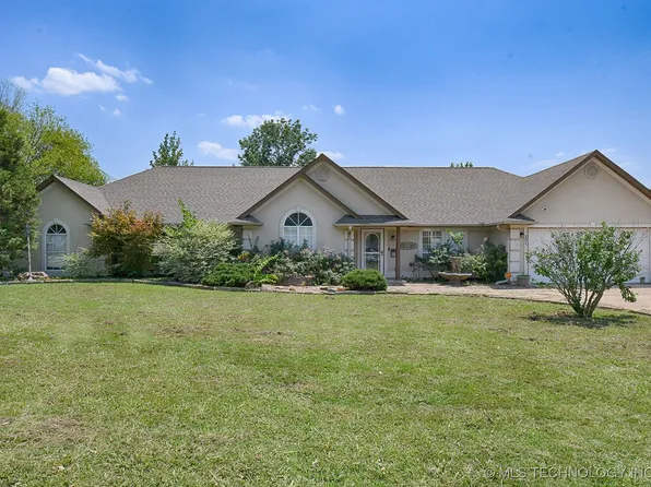 301 Strippit Rd, Poteau, OK 74953