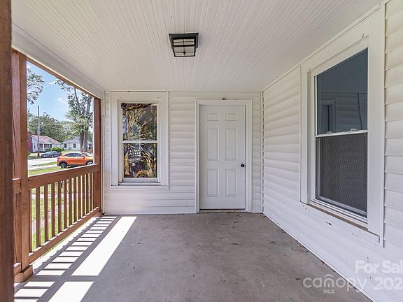 3rd image of 533 Arch Dr
