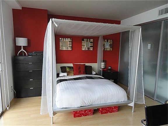 4th image of 2016 Main St APT 1217