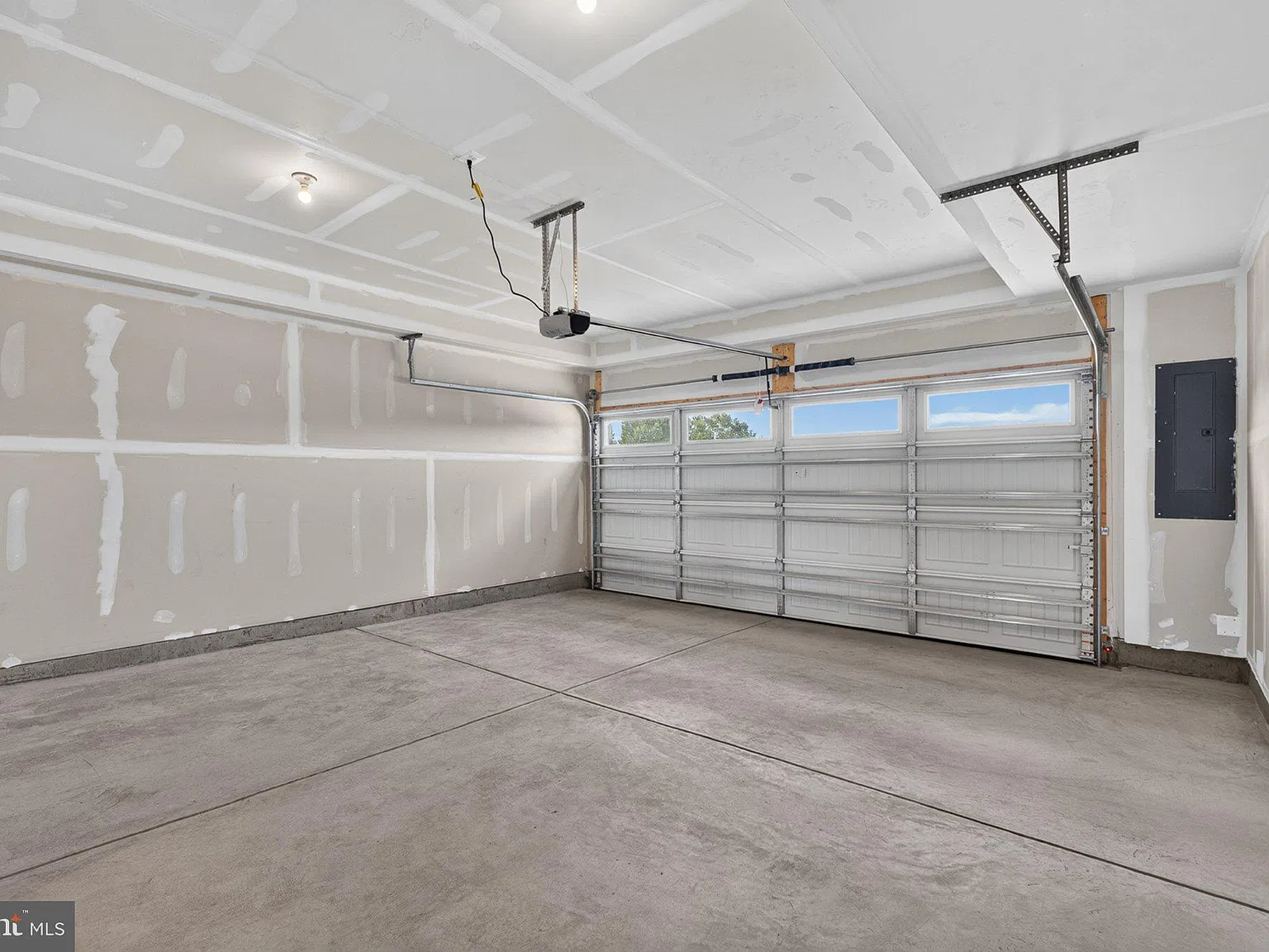 4 bed, 3.5 bath, 2247 sqft, $2,695 — Photo 4