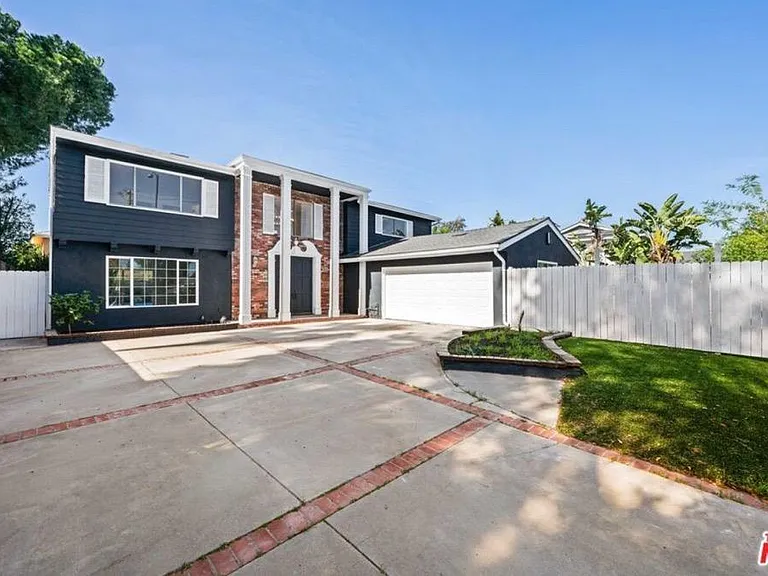 6257 Lindley Ave — Photo 2
