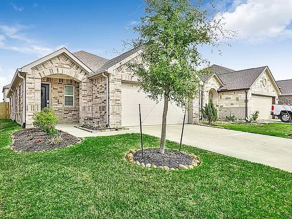 2nd image of 25706 Bottlebrush Sedge St