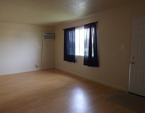 2nd image of 4232 Fell St