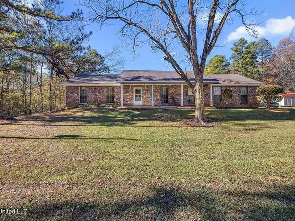 1085 Thomas Dr, Raymond, MS 39154