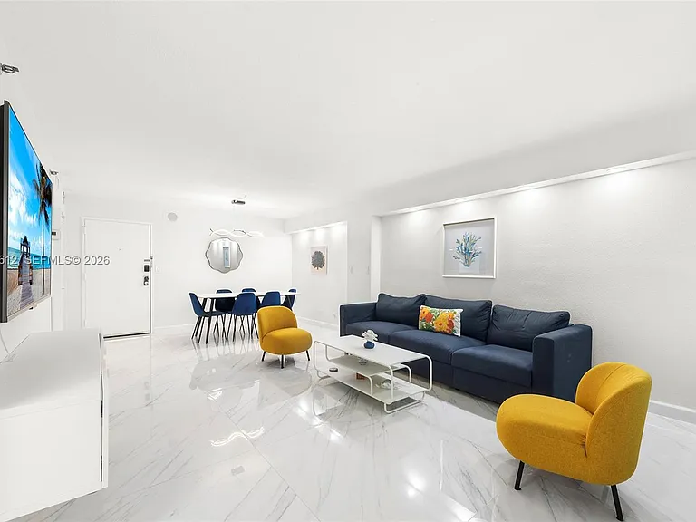 2401 Collins Ave #1007 — Photo 4
