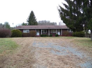 136 Grand Oaks Ln, Independence, VA 24348