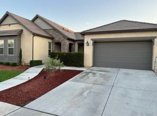 598 Crescent Ln, Madera, CA 93636