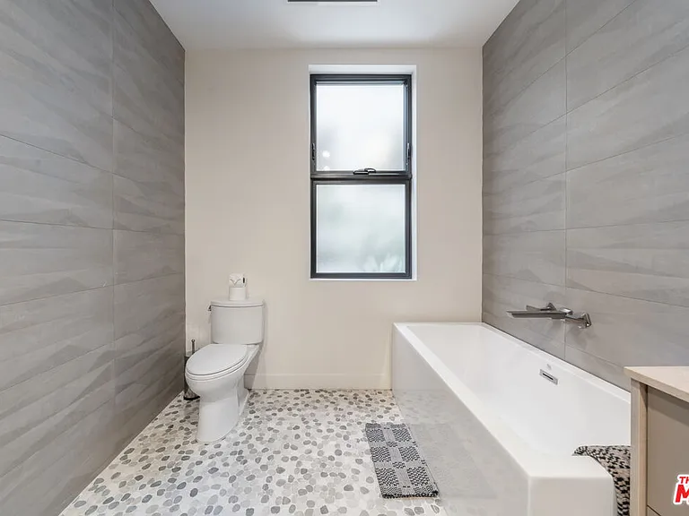 10563 Ashton Ave #1 — Photo 23
