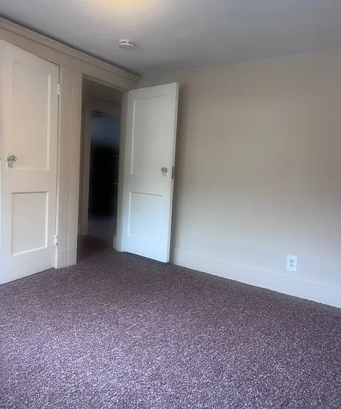 466 Derby Ave — Photo 2
