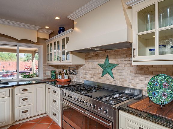 4th image of 3852 N Gunnison Dr