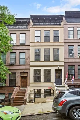 Rented by Coldwell Banker Warburg | media 9