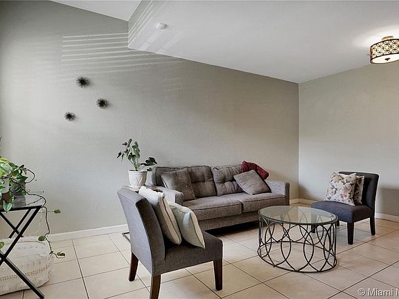 2nd image of 4179 NE 9th St #4179