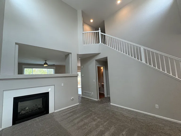 2390 Broadleaf Loop — Photo 6