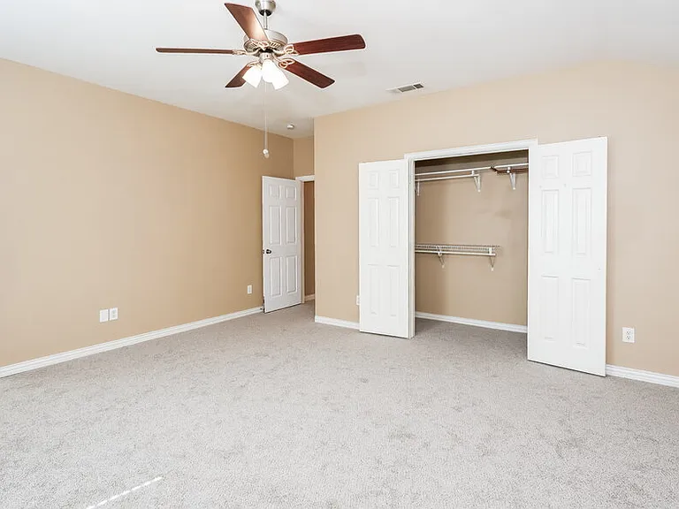 1734 Avenue E — Photo 10