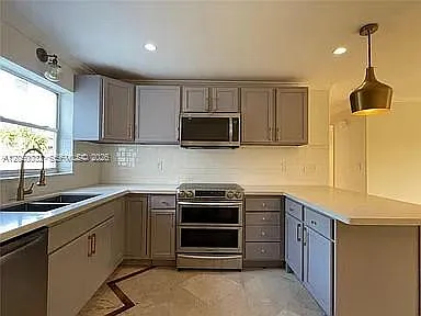 Gulfstream Estates No 2 — Photo 2