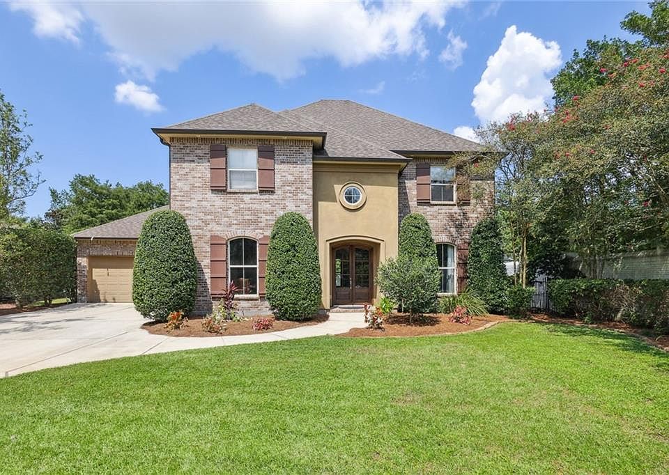 1st image of 2 Pinehurst Dr