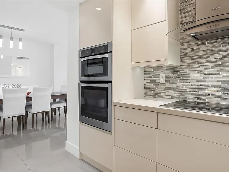 300 Bayview Dr #307 — Photo 7