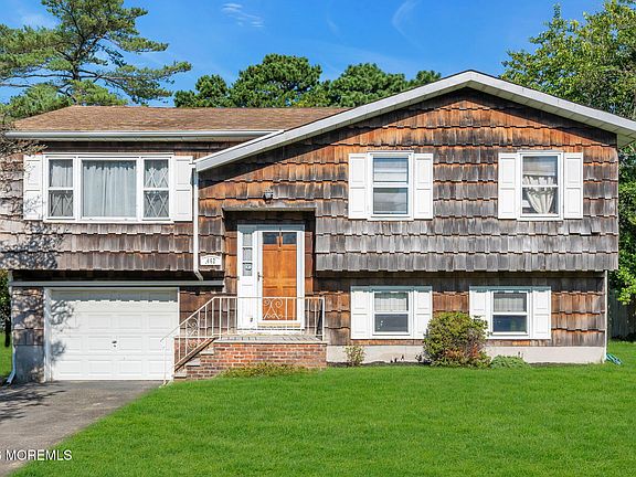2nd image of 462 Cornell Drive