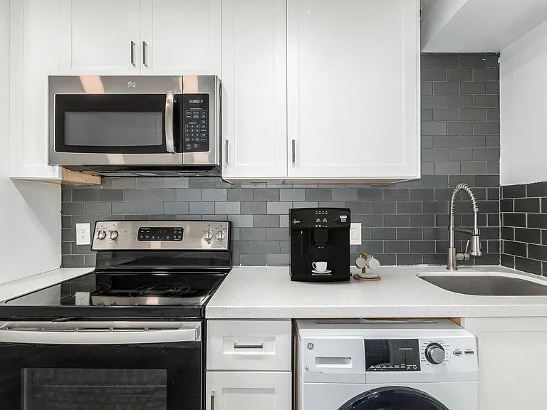 328 E Willetta St #16 — Photo 31