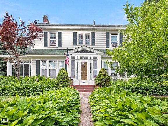 4th image of 1355 Union Street