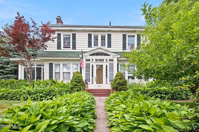 4th image of 1355 Union Street