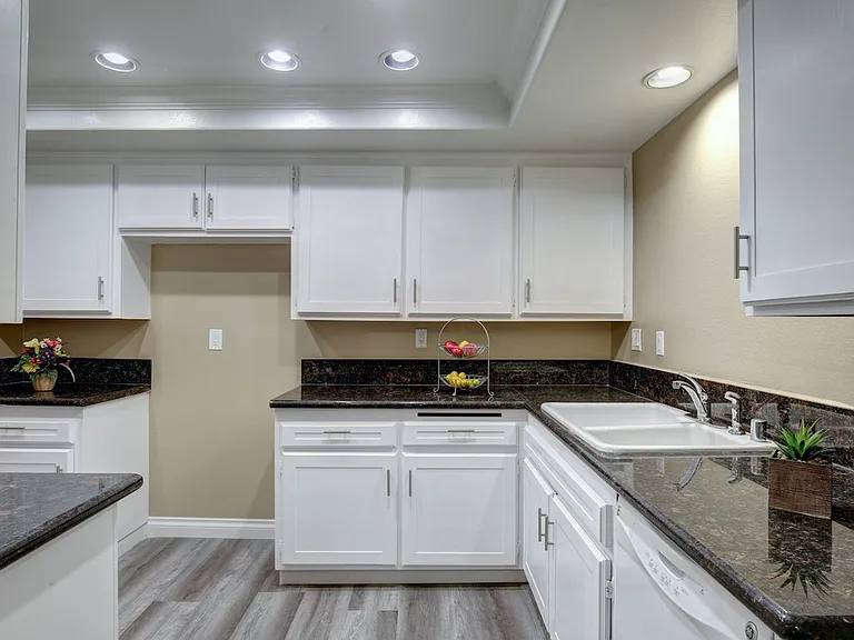 6830 Rosemead Blvd — Photo 12