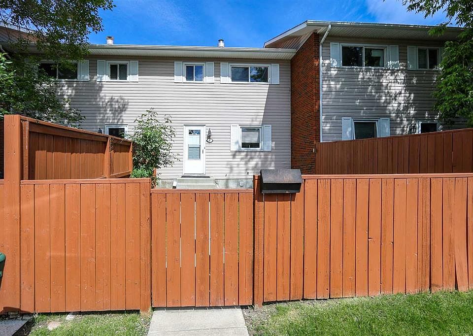 1st image of 15 E Stanton St #7