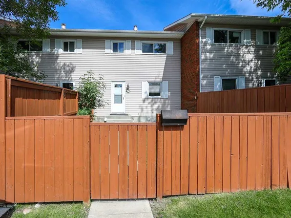 15 E Stanton St #7, Red Deer, AB T4N 0B9