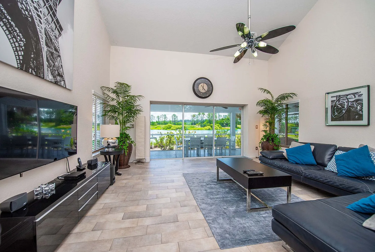 4 bed, 4.0 bath, 2023 sqft, $8,850 — Photo 3