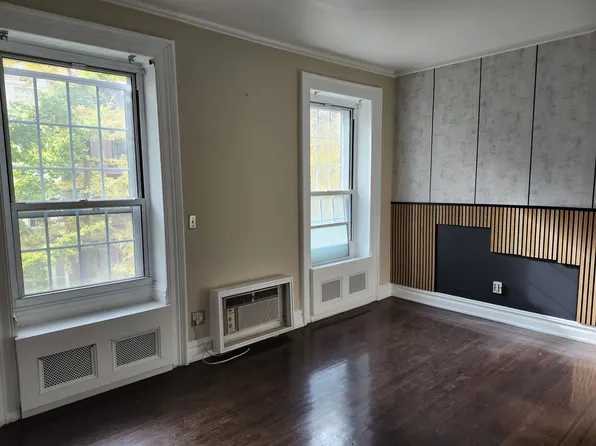 231 East 62nd Street image 16 of 25