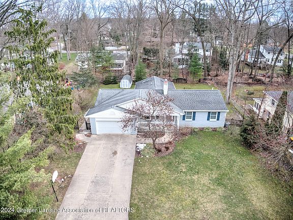 4th image of 4454 Greenwood Dr