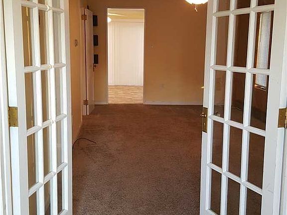 2nd image of 2185 Chestnut Ave