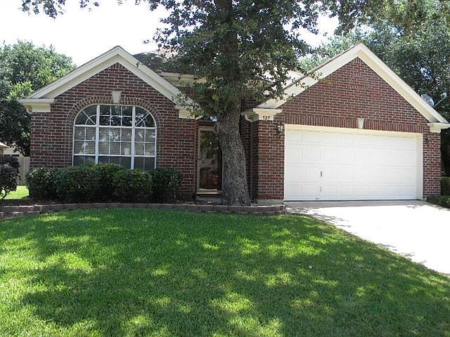 1st image of 527 Deerwood Dr