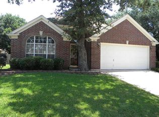 527 Deerwood Dr, Burleson, TX 76028