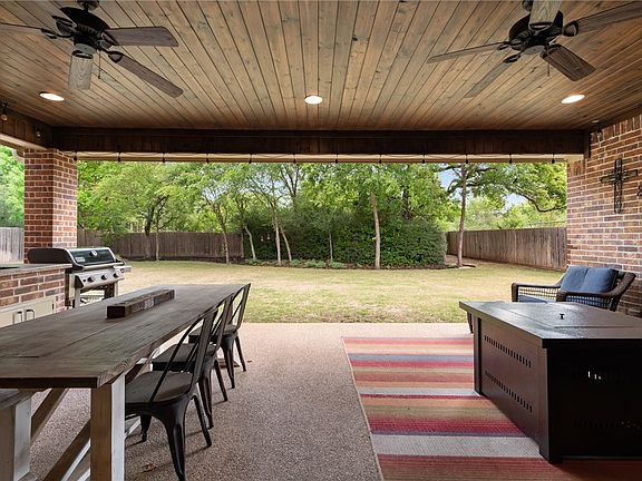 3rd image of 4605 River Valley Dr