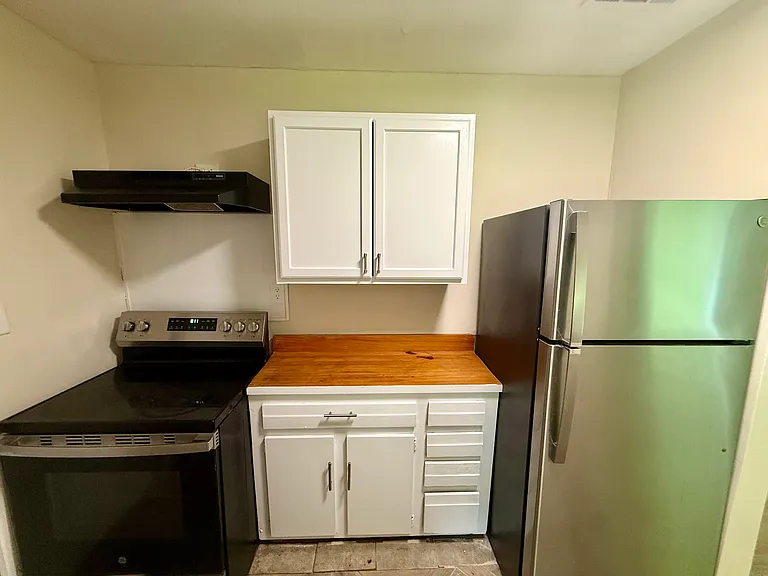 1227 Avondale Rd — Photo 4