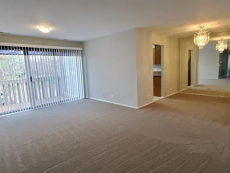 1406 Clairmont Ct — Photo 3