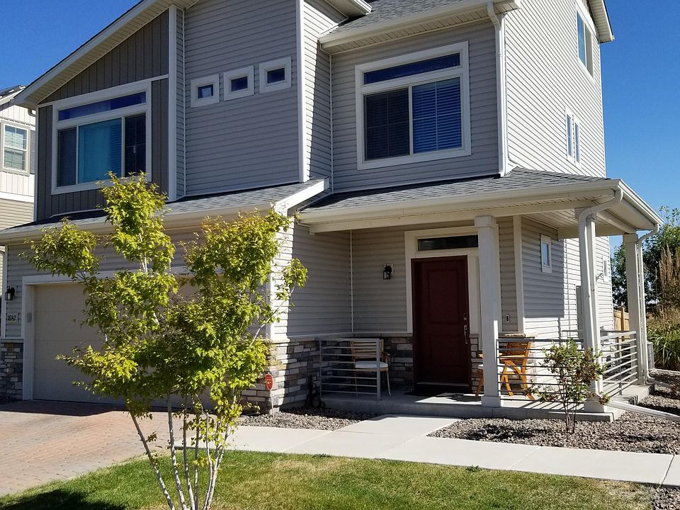 16 solar panels decrease electric bill by an average of $100/month.