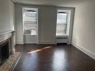 Rented by K & O Realty Associates Inc.