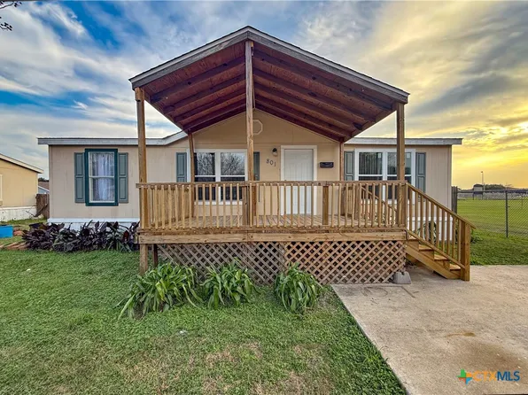 801 E Mesquite Ln, Victoria, TX 77901