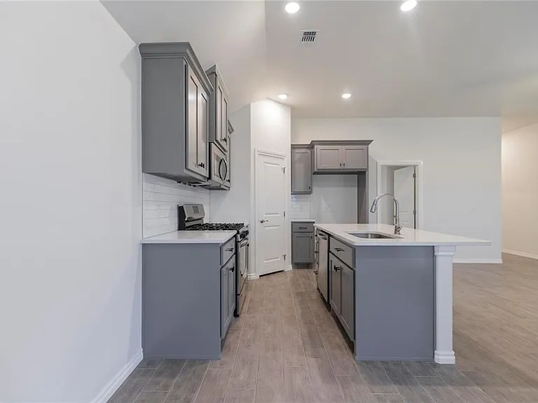 1816 Zayden Ln — Photo 11