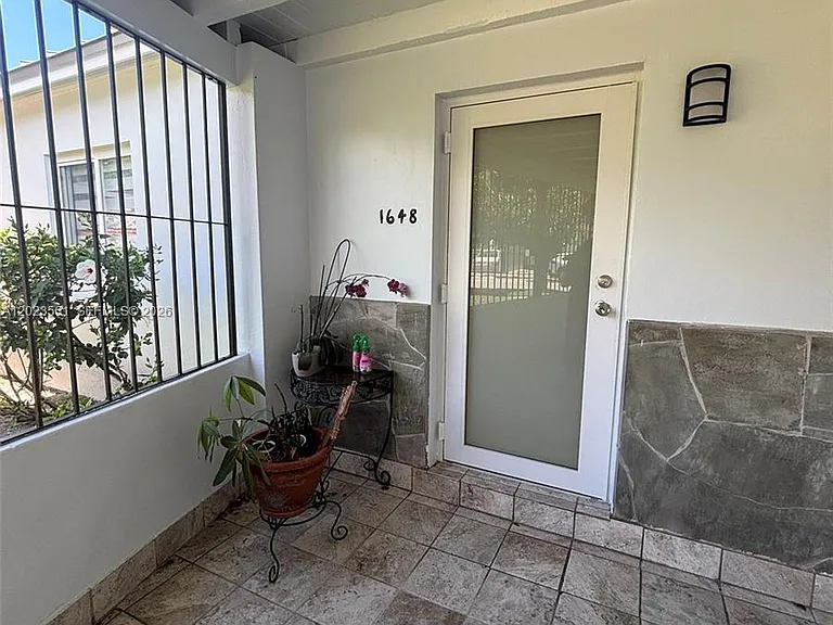 1648 SW 13th St — Photo 21